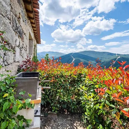 Vakantiehuis Charming House With Garden And Stunning Views In Vilar de Ferreiros