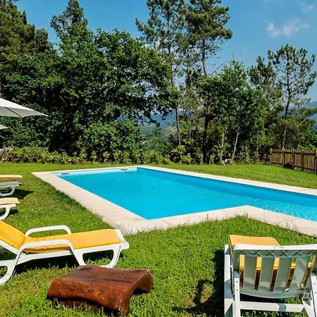 Charming House With Garden And Stunning Views In Vakantiehuis *